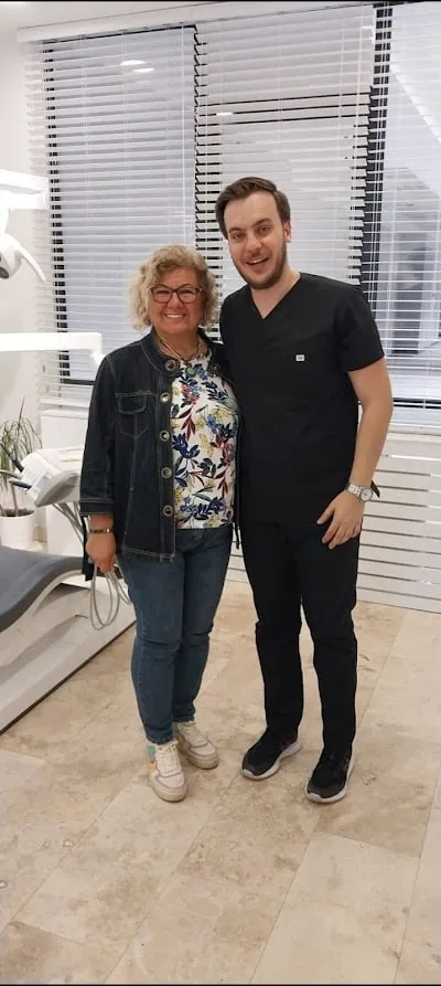 Zahnarzt Atakan Zogo