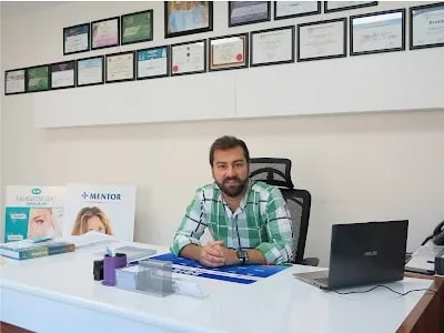 د. جراح Tuğrul Çelebi -Estetik ve