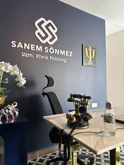 Uzm. Klinik Psikolog Uzm. Klinik Psikolog Sanem Sönmez