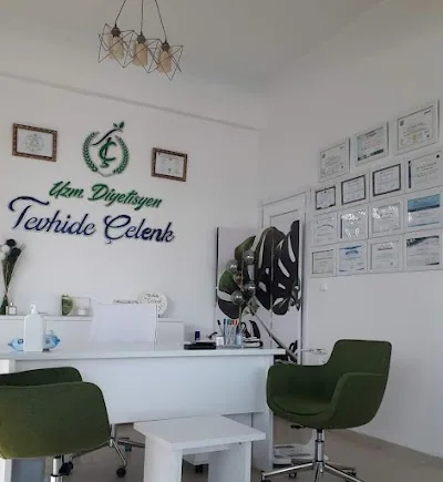 Uzman Diyetisyen Tevhide Çelenk