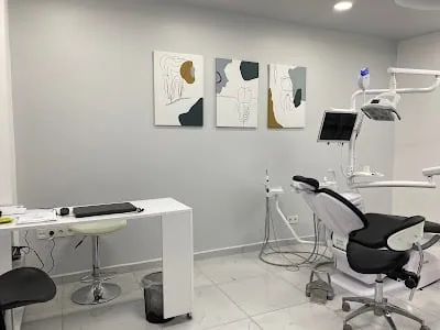 Diş Hekimi Merve EYÜPOĞLU UR