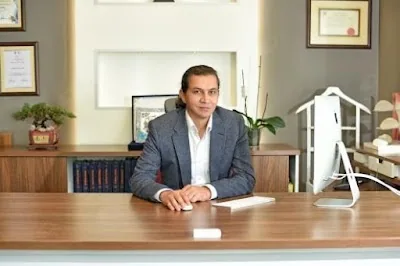 د. جراح Ahmet Tuna Eren