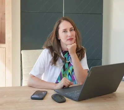 Op. Dr. Yuliya Doster