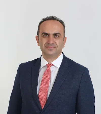 پروفسور Tevfik Demir