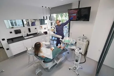 Ortodontist Dr.MÜGE ALTAN AKOVA