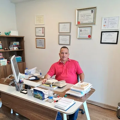 Psikiyatrist Uzm. Dr. Ayhan Erakay
