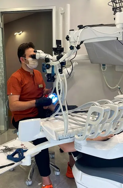 Diş Hekimi Diş Hekimi Gökhan Dokumacıgil