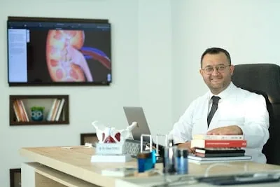 Op. Dr. Emrah Topbaş
