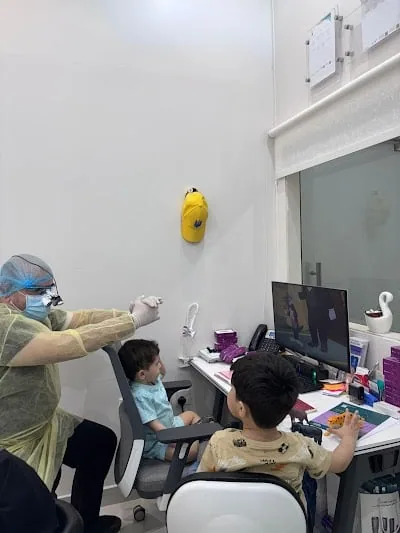 زراعة الاسنان ابتسامة هوليود تركيبات الاسنان فينيير الاسنان تبييض الاسنان دكتور محمد الاحمد Dental implant veneer hollywood