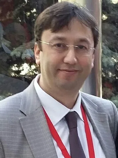 Dr hab. Emin Maden