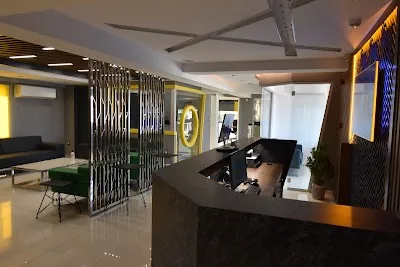 Diş Hekimi Fethi Bayar