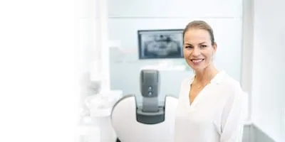 Dr. Julia Lenzner