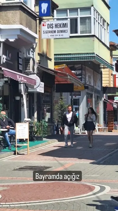 Diş Hekimi Görkem Demirci
