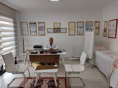 د. جراح İrfan Azazi