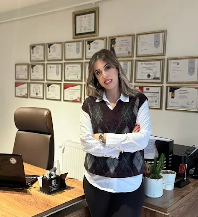 Klinik Psikolog Klinik Psikolog Ayşenur Ölmez