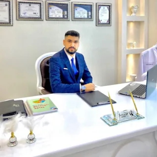 روانشناس Gökhan Gence