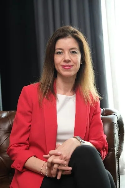 د. متخصص Özlem Tekin