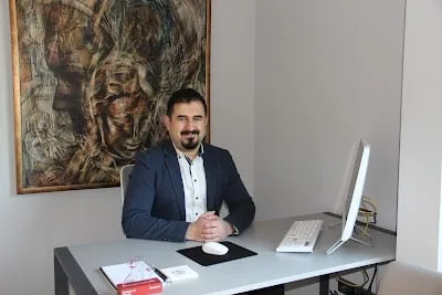 Dr. Burak ARI