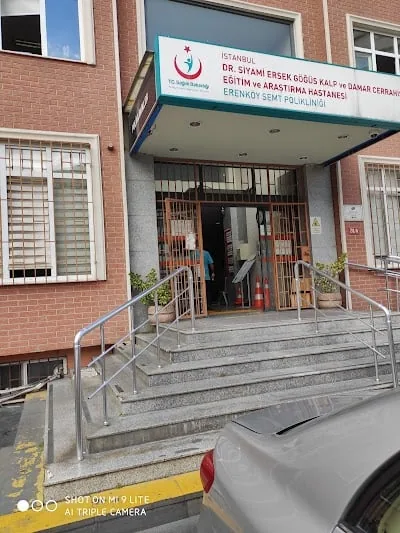 د. Siyami Ersek Göğüs