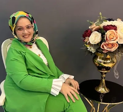 Dişhekimi Elif Kınalı Yurdakul