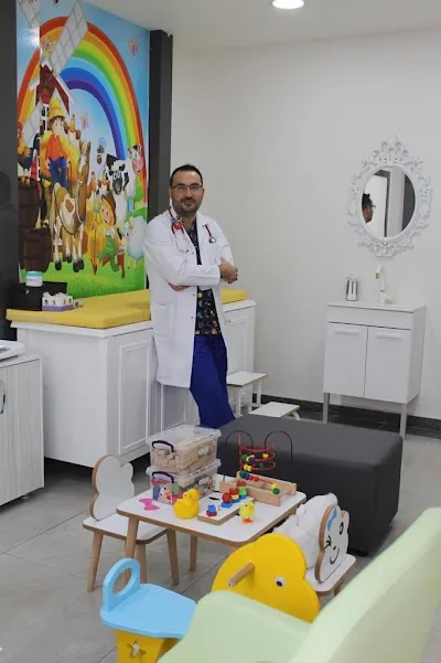 Dr. Spec. Özgür KAVAK