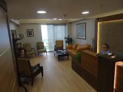 د. جراح Lütfü Apaydın