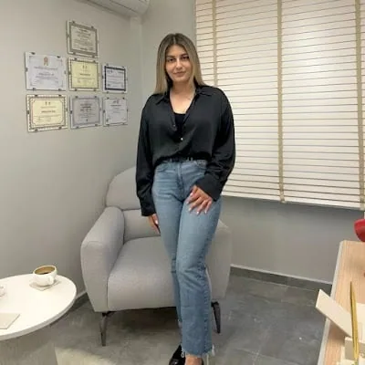 Psicologo Elif Asya Şafak