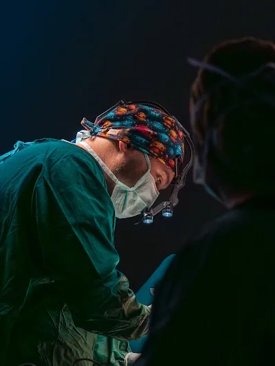 Dr Dr Gökhan Efe