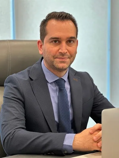 Prof. Asoc. İhsan Kuzucu