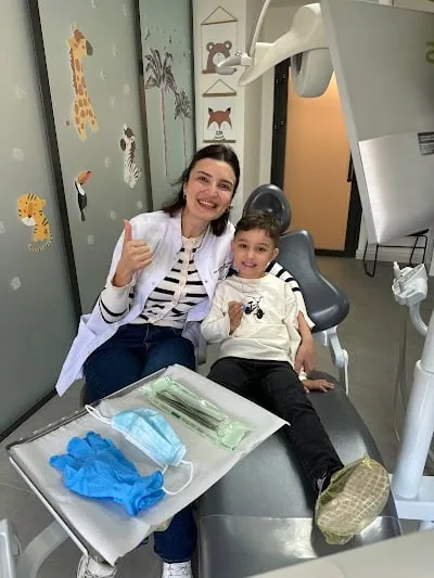 Uzm. Ezgihan Arslan Efeoğlu Çocuk Diş Hekimliği Uzmanı