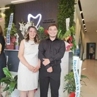 Diş hekimi Dilara Demir & Tevfik Ozan Gülhan UŞAK