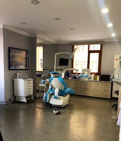 Diş Hekimi Diş Hekimi Yener Kasapoğlu