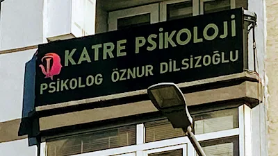 Психолог Öznur Dilsizioğlu