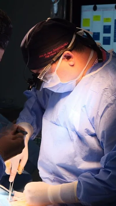 Dr. med. Alper Özbakkaloğlu