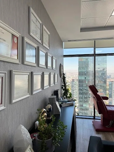 د. أخصائي Esin Doğru Geleneksel ve Tamamlayıcı Tıp