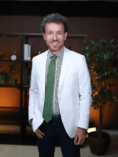پروفسور Gökhan Koç