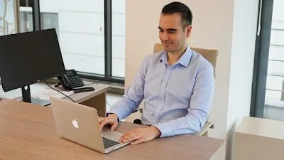 دانشیار Hakan Öğütlü