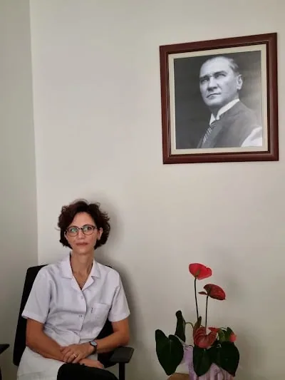 د. جراح Şule Ünsal