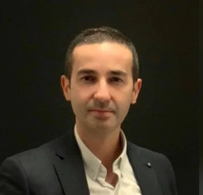 بروفيسور Cemal Alper Kemaloğlu