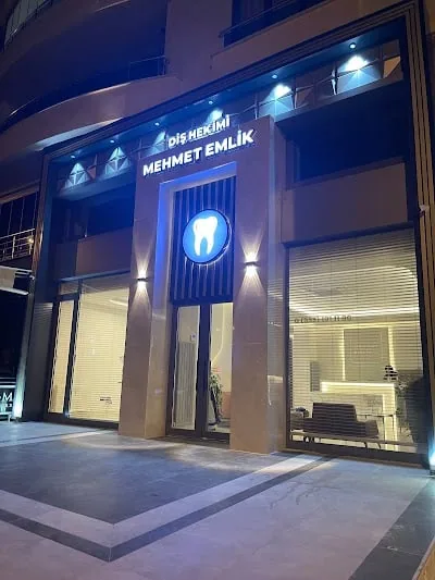 Diş Hekimi Mehmet Emlik
