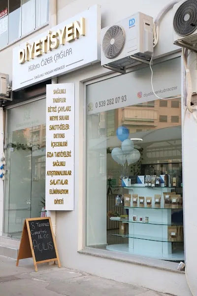 Diëtist Kübra Özer Çağlar