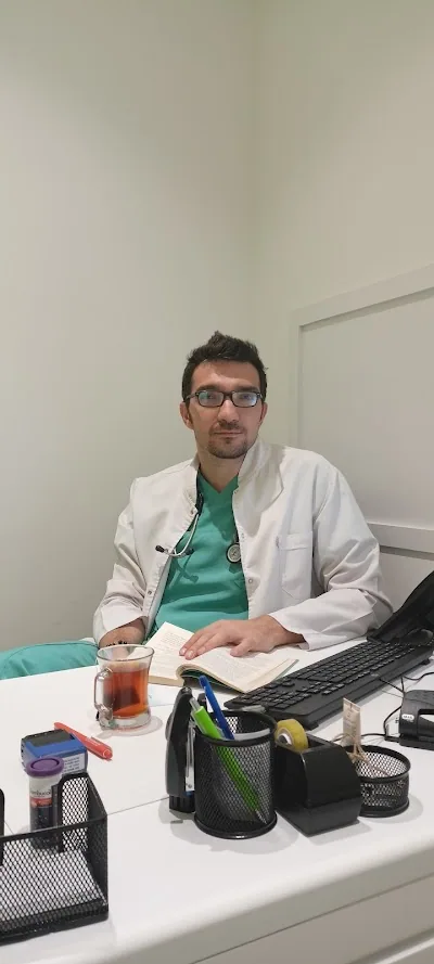 Uz. Dr. Emre Göçer