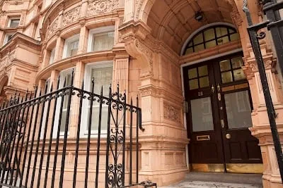 London Centre for Implant and Aesthetic Dentistry