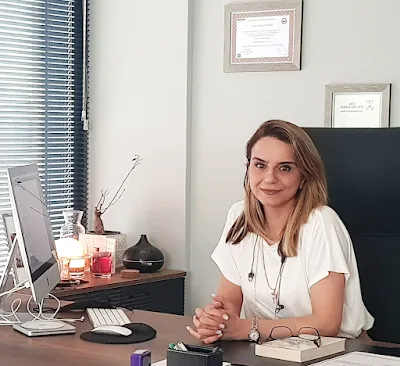 أستاذ مشارك Akçay Övünç Karadaş Nöroloji Uzmanı