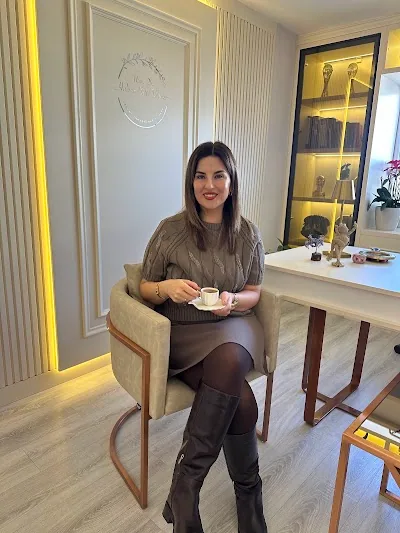 د. متخصص Halime Betül Yıldırım