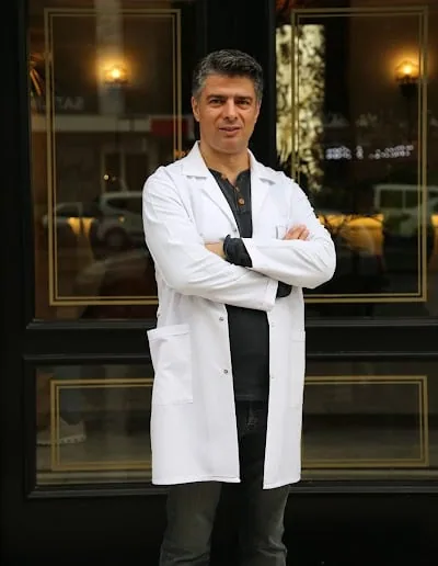 د. جراح Hakan Aydoğan