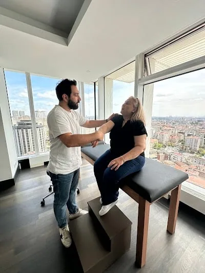 د. جراح Ahmet Hakan Kara