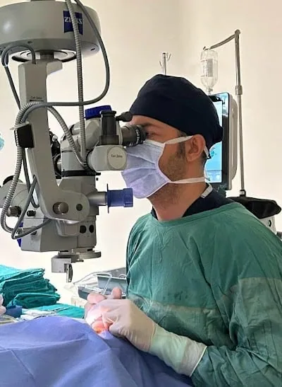 Хирург Gökhan Özgür