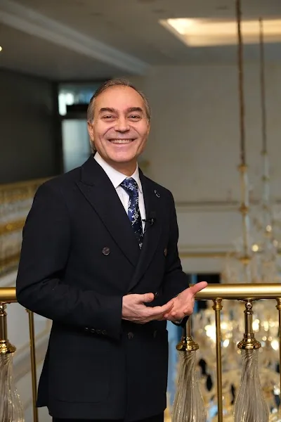 Д-р Mustafa Karakan