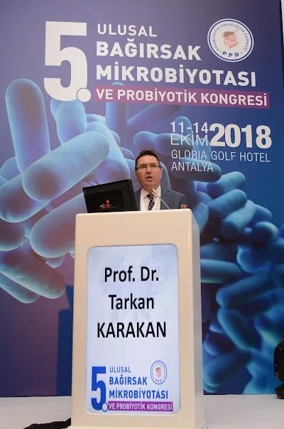 بروفيسور Tarkan Karakan